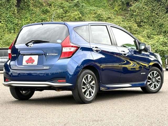 ノート ｅ－パワーオーテック　禁煙車／インテリジェントエマージェンシーブレーキ／車線逸脱警報／純正ナビ／フルセグＴＶ／ＤＶＤ／Ｂｌｕｅｔｏｏｔｈ／インテリアラウンドビューモニター＆ルームミラー／ＬＥＤヘッドライト／オートライト／（4枚目）