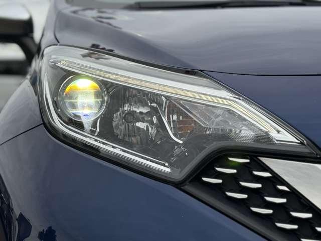ノート ｅ－パワーオーテック　禁煙車／インテリジェントエマージェンシーブレーキ／車線逸脱警報／純正ナビ／フルセグＴＶ／ＤＶＤ／Ｂｌｕｅｔｏｏｔｈ／インテリアラウンドビューモニター＆ルームミラー／ＬＥＤヘッドライト／オートライト／（14枚目）