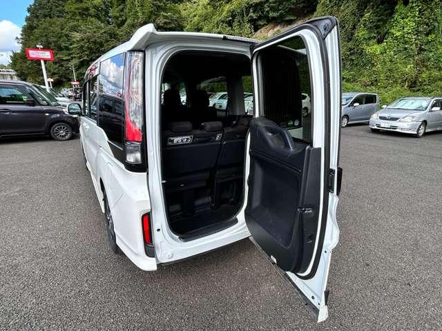 ステップワゴンスパーダ スパーダ　ホンダセンシング　４ＷＤ　１オーナー！４ＷＤ！禁煙車！衝突被害軽減Ｂ！アダプティブクルコン！後席モニター！両側Ｐスライドドア！全方位カメラ！純正ナビ！ＢＴ！フルセグＴＶ！スマートキー＆プッシュスタート！パドルシフト！純正ＡＷ！（7枚目）