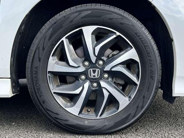 ステップワゴンスパーダ スパーダ　ホンダセンシング　４ＷＤ　１オーナー！４ＷＤ！禁煙車！衝突被害軽減Ｂ！アダプティブクルコン！後席モニター！両側Ｐスライドドア！全方位カメラ！純正ナビ！ＢＴ！フルセグＴＶ！スマートキー＆プッシュスタート！パドルシフト！純正ＡＷ！（12枚目）