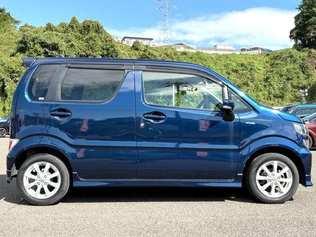 ワゴンＲ ハイブリッドＦＺ　１オーナー！禁煙車！衝突被害軽減Ｂ！ディスプレイオーディオ！ＢＴ！ＤＶＤ再生！ＥＴＣ！オートライト！シートヒーター！スマートキー＆プッシュスタート！アイドリングストップ！横滑り防止！ＬＥＤライト！（8枚目）