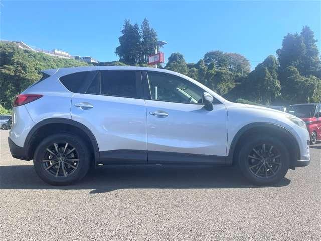 ＣＸ－５ ２０Ｓ　１オーナー！禁煙車！衝突被害軽減ブＢ！クルコン！純正ナビ！バック・サイドカメラ！ＢＴ！フルセグＴＶ！ＥＴＣ！オートライト！スマートキー＆プッシュスタート！ＵＳＢ端子！アイドリングストップ！横滑り防止！（7枚目）