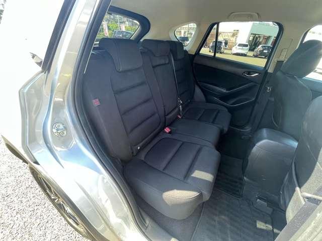 ＣＸ－５ ２０Ｓ　１オーナー！禁煙車！衝突被害軽減ブＢ！クルコン！純正ナビ！バック・サイドカメラ！ＢＴ！フルセグＴＶ！ＥＴＣ！オートライト！スマートキー＆プッシュスタート！ＵＳＢ端子！アイドリングストップ！横滑り防止！（20枚目）