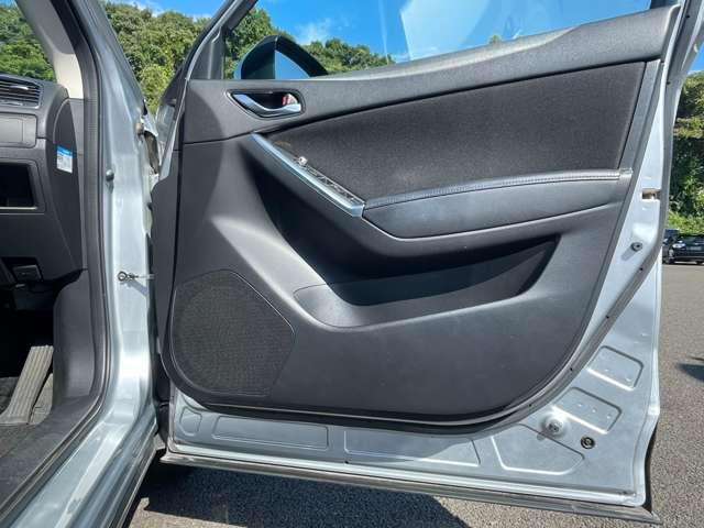 ＣＸ－５ ２０Ｓ　１オーナー！禁煙車！衝突被害軽減ブＢ！クルコン！純正ナビ！バック・サイドカメラ！ＢＴ！フルセグＴＶ！ＥＴＣ！オートライト！スマートキー＆プッシュスタート！ＵＳＢ端子！アイドリングストップ！横滑り防止！（26枚目）