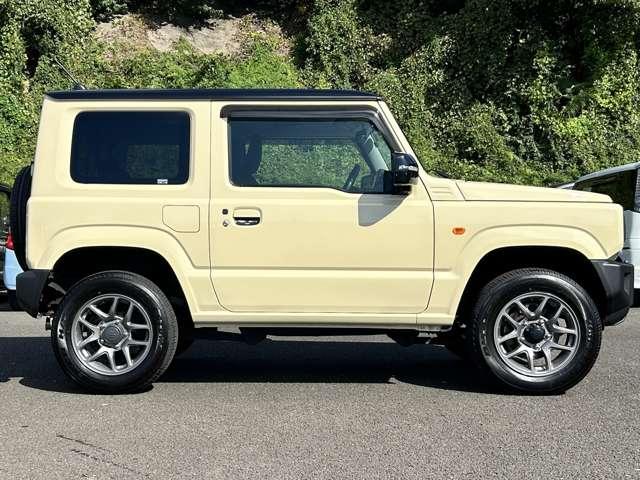 ジムニー XC 4WD 1オーナー!4WD!禁煙車!衝突被害軽減ブレーキ!クルコン!メモリーナビ!バックカメラ!フルセグTV!ETC!オートライト!シートヒーター!スマートキー&プッシュスタート!LEDライト!純正16AW!(9枚目)