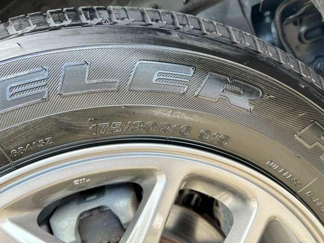 ジムニー XC 4WD 1オーナー!4WD!禁煙車!衝突被害軽減ブレーキ!クルコン!メモリーナビ!バックカメラ!フルセグTV!ETC!オートライト!シートヒーター!スマートキー&プッシュスタート!LEDライト!純正16AW!(14枚目)