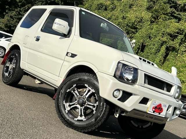 ジムニー ランドベンチャー　４ＷＤ　４ＷＤ！５速ＭＴ！禁煙！ＢＴ！フルセグＴＶ！ＥＴＣ！シートヒーター！スマートキー＆プッシュスタート！ＬＥＤライト！！ＢＡＴＴＬＥＺマフラー！ＪＡＯＳスポーツカウル＆マッドガード！ＲＡＹＳ１６ＡＷ！（3枚目）