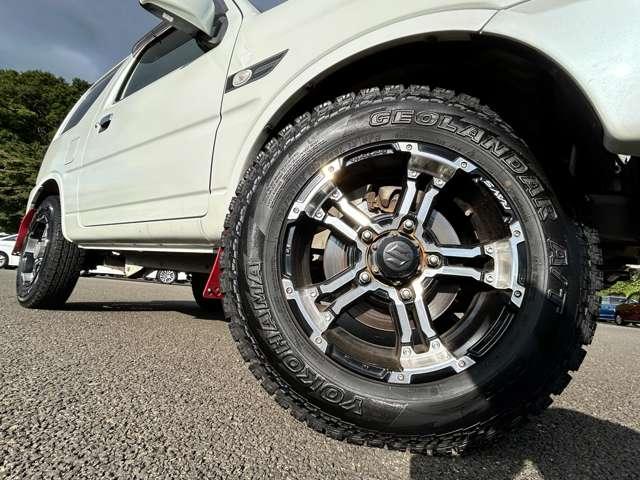 ジムニー ランドベンチャー　４ＷＤ　４ＷＤ！５速ＭＴ！禁煙！ＢＴ！フルセグＴＶ！ＥＴＣ！シートヒーター！スマートキー＆プッシュスタート！ＬＥＤライト！！ＢＡＴＴＬＥＺマフラー！ＪＡＯＳスポーツカウル＆マッドガード！ＲＡＹＳ１６ＡＷ！（13枚目）