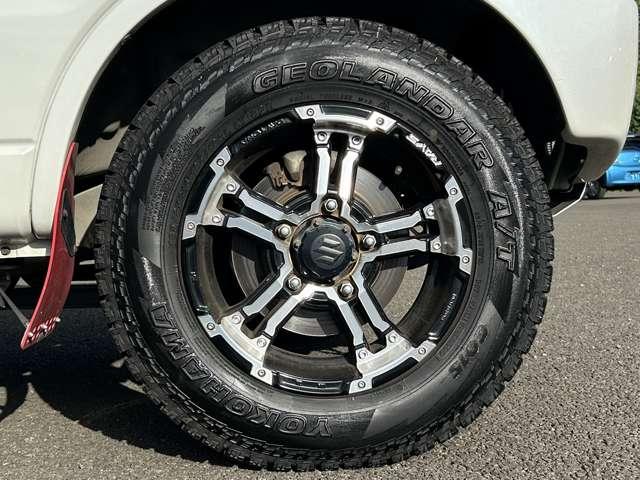 ジムニー ランドベンチャー　４ＷＤ　４ＷＤ！５速ＭＴ！禁煙！ＢＴ！フルセグＴＶ！ＥＴＣ！シートヒーター！スマートキー＆プッシュスタート！ＬＥＤライト！！ＢＡＴＴＬＥＺマフラー！ＪＡＯＳスポーツカウル＆マッドガード！ＲＡＹＳ１６ＡＷ！（14枚目）