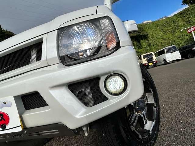 ジムニー ランドベンチャー　４ＷＤ　４ＷＤ！５速ＭＴ！禁煙！ＢＴ！フルセグＴＶ！ＥＴＣ！シートヒーター！スマートキー＆プッシュスタート！ＬＥＤライト！！ＢＡＴＴＬＥＺマフラー！ＪＡＯＳスポーツカウル＆マッドガード！ＲＡＹＳ１６ＡＷ！（19枚目）