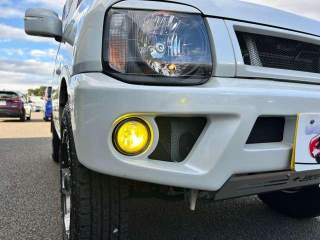 ジムニー ランドベンチャー　４ＷＤ　４ＷＤ！５速ＭＴ！禁煙！ＢＴ！フルセグＴＶ！ＥＴＣ！シートヒーター！スマートキー＆プッシュスタート！ＬＥＤライト！！ＢＡＴＴＬＥＺマフラー！ＪＡＯＳスポーツカウル＆マッドガード！ＲＡＹＳ１６ＡＷ！（21枚目）