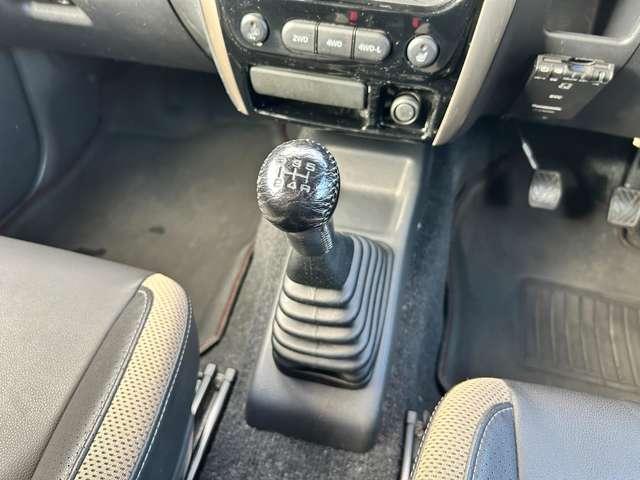 ジムニー ランドベンチャー　４ＷＤ　４ＷＤ！５速ＭＴ！禁煙！ＢＴ！フルセグＴＶ！ＥＴＣ！シートヒーター！スマートキー＆プッシュスタート！ＬＥＤライト！！ＢＡＴＴＬＥＺマフラー！ＪＡＯＳスポーツカウル＆マッドガード！ＲＡＹＳ１６ＡＷ！（50枚目）