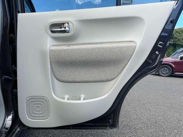 アルトラパン Ｓ　禁煙車！衝突被害軽減ブレーキ！メモリーナビ！バックカメラ！ＢＴ！フルセグＴＶ！ＥＴＣ！オートライト！シートヒーター！キーレス！スマートキー！アイドリングストップ！横滑り防止！レーンキープアシスト！（28枚目）