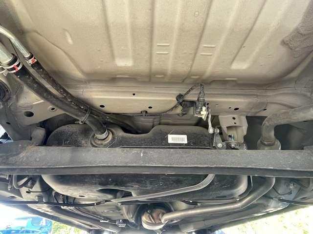 アルトラパン Ｓ　禁煙車！衝突被害軽減ブレーキ！メモリーナビ！バックカメラ！ＢＴ！フルセグＴＶ！ＥＴＣ！オートライト！シートヒーター！キーレス！スマートキー！アイドリングストップ！横滑り防止！レーンキープアシスト！（32枚目）