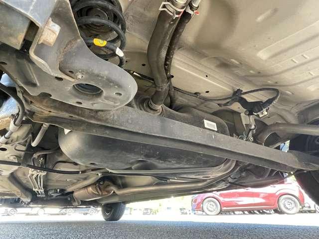 アルトラパン Ｓ　禁煙車！衝突被害軽減ブレーキ！メモリーナビ！バックカメラ！ＢＴ！フルセグＴＶ！ＥＴＣ！オートライト！シートヒーター！キーレス！スマートキー！アイドリングストップ！横滑り防止！レーンキープアシスト！（33枚目）