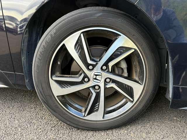 オデッセイ アブソルート・Ｘホンダセンシング　禁煙車！衝突被害軽減ブレーキ！Ａクルコン！後席モニター！両側Ｐスライドドア！純正ナビ！バックカメラ！ＢＴ！フルセグＴＶ！ＤＶＤ再生！パワーシート！ＥＴＣ！スマートキー＆プッシュスタート！純正１７ＡＷ！（9枚目）