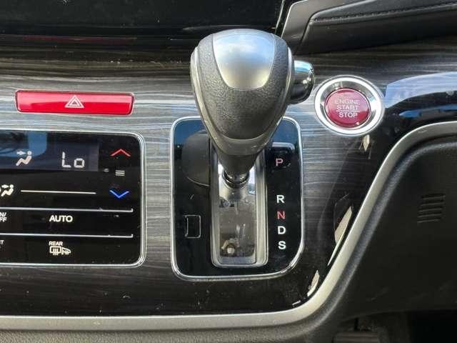 オデッセイ アブソルート・Ｘホンダセンシング　禁煙車！衝突被害軽減ブレーキ！Ａクルコン！後席モニター！両側Ｐスライドドア！純正ナビ！バックカメラ！ＢＴ！フルセグＴＶ！ＤＶＤ再生！パワーシート！ＥＴＣ！スマートキー＆プッシュスタート！純正１７ＡＷ！（52枚目）