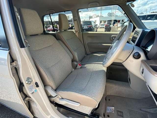 アルトラパン Ｓ　禁煙車！衝突被害軽減ブレーキ！全方位カメラ！純正ナビ！ＢＴ！フルセグＴＶ！オートライト！シートヒーター！スマートキー＆プッシュスタート！ＵＳＢ端子！アイドリングストップ！横滑り防止装置！ＨＩＤライト！（16枚目）