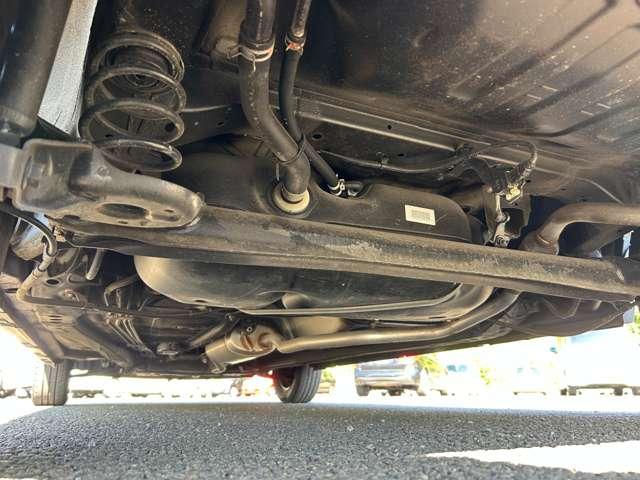 アルトラパン Ｓ　禁煙車！衝突被害軽減ブレーキ！全方位カメラ！純正ナビ！ＢＴ！フルセグＴＶ！オートライト！シートヒーター！スマートキー＆プッシュスタート！ＵＳＢ端子！アイドリングストップ！横滑り防止装置！ＨＩＤライト！（30枚目）