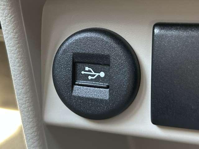 アルトラパン Ｓ　禁煙車！衝突被害軽減ブレーキ！全方位カメラ！純正ナビ！ＢＴ！フルセグＴＶ！オートライト！シートヒーター！スマートキー＆プッシュスタート！ＵＳＢ端子！アイドリングストップ！横滑り防止装置！ＨＩＤライト！（39枚目）