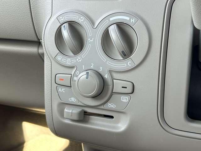 アルトラパン Ｓ　禁煙車！衝突被害軽減ブレーキ！全方位カメラ！純正ナビ！ＢＴ！フルセグＴＶ！オートライト！シートヒーター！スマートキー＆プッシュスタート！ＵＳＢ端子！アイドリングストップ！横滑り防止装置！ＨＩＤライト！（45枚目）