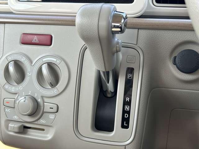 アルトラパン Ｓ　禁煙車！衝突被害軽減ブレーキ！全方位カメラ！純正ナビ！ＢＴ！フルセグＴＶ！オートライト！シートヒーター！スマートキー＆プッシュスタート！ＵＳＢ端子！アイドリングストップ！横滑り防止装置！ＨＩＤライト！（46枚目）