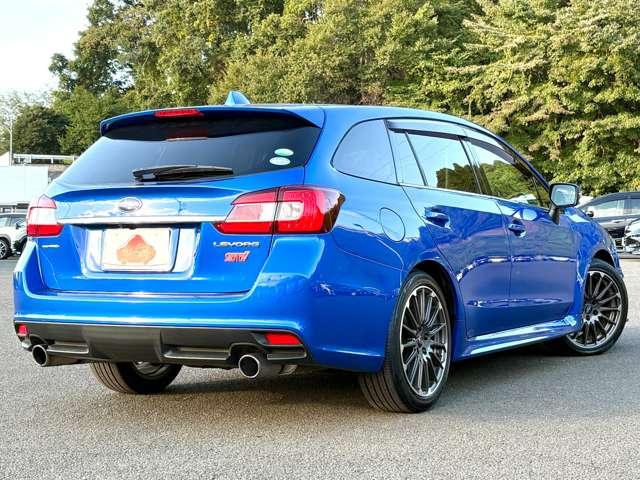 レヴォーグ ２．０ＳＴＩスポーツアイサイト　４ＷＤ　１オーナー！４ＷＤ！禁煙車！衝突被害軽減ブレーキ！アダプティブクルコン！純正ナビ！バックカメラ！ＢＴ！フルセグＴＶ！パワーシート！ＥＴＣ！シートヒーター！スマートキー＆プッシュスタート！レザーシート！（4枚目）