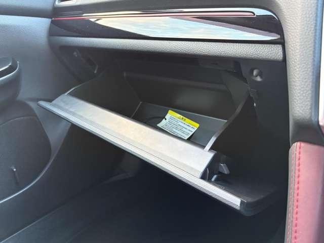 レヴォーグ ２．０ＳＴＩスポーツアイサイト　４ＷＤ　１オーナー！４ＷＤ！禁煙車！衝突被害軽減ブレーキ！アダプティブクルコン！純正ナビ！バックカメラ！ＢＴ！フルセグＴＶ！パワーシート！ＥＴＣ！シートヒーター！スマートキー＆プッシュスタート！レザーシート！（55枚目）