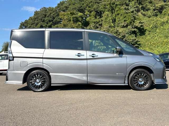 セレナ e-パワー オーテック スポーツスペック 禁煙車!衝突被害軽減ブレーキ!アダプティブクルコン!両側Pスライドドア!全方位カメラ!純正ナビ!BT!フルセグTV!ETC!スマートキー&プッシュスタート!横滑り防止装置!ブラインドスポットモニター!(7枚目)