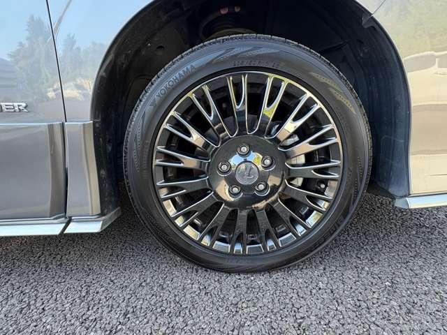 セレナ e-パワー オーテック スポーツスペック 禁煙車!衝突被害軽減ブレーキ!アダプティブクルコン!両側Pスライドドア!全方位カメラ!純正ナビ!BT!フルセグTV!ETC!スマートキー&プッシュスタート!横滑り防止装置!ブラインドスポットモニター!(10枚目)