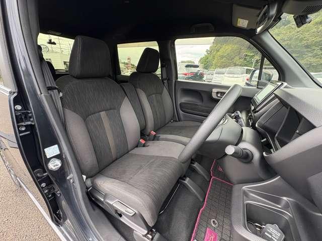 「運転席」 シートなどの状態も良く、目立つような傷や汚れはありません!