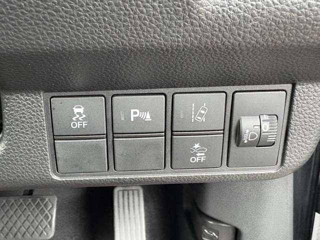 各種スイッチは運転席近くの設置されています★