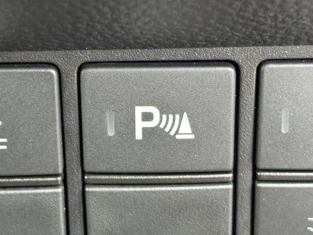 「コーナーセンサー」 車の周りにぶつかりそうなものがあると知らせてくれます!