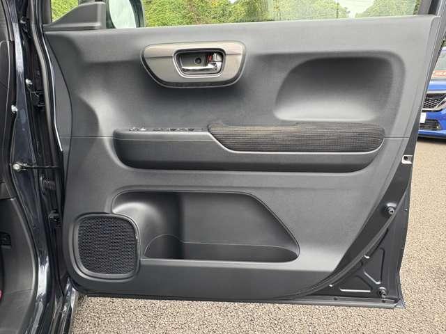 ドアパネル♪運転席側