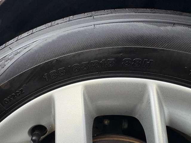 ノート ｅ－パワー　メダリスト　１オーナー！禁煙！衝突被害軽減ブレーキ！全方位カメラ！ディスプレイオーディオ！ＢＴオーディオ！ＥＴＣ！オートライト！ステアリングスイッチ！スマートキー＆プッシュスタート！ＬＥＤヘッドライト！純正ＡＷ！（12枚目）