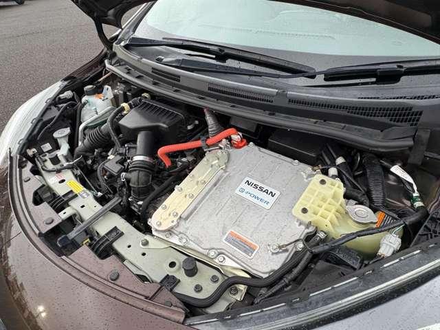 ノート ｅ－パワー　メダリスト　１オーナー！禁煙！衝突被害軽減ブレーキ！全方位カメラ！ディスプレイオーディオ！ＢＴオーディオ！ＥＴＣ！オートライト！ステアリングスイッチ！スマートキー＆プッシュスタート！ＬＥＤヘッドライト！純正ＡＷ！（30枚目）