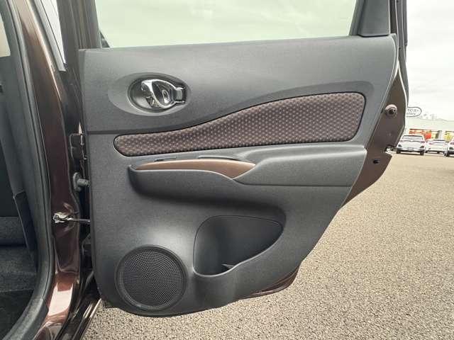 ノート ｅ－パワー　メダリスト　１オーナー！禁煙！衝突被害軽減ブレーキ！全方位カメラ！ディスプレイオーディオ！ＢＴオーディオ！ＥＴＣ！オートライト！ステアリングスイッチ！スマートキー＆プッシュスタート！ＬＥＤヘッドライト！純正ＡＷ！（43枚目）