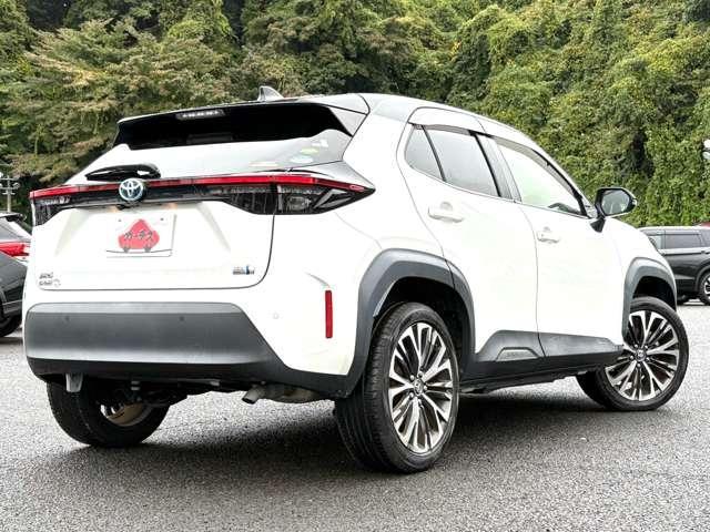 ヤリスクロス ハイブリッドＺ　禁煙車！衝突被害軽減ブレーキ！アダプティブクルコン！純正ナビ！Ｂカメラ！ＢＴ！フルセグＴＶ！パワーシート！ＥＴＣ！シート＆ハンドルヒーター！スマートキー＆プッシュスタート！ＡＣ電源！ツートーンカラー！（5枚目）