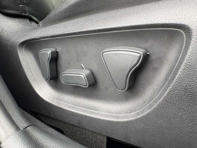 ヤリスクロス ハイブリッドＺ　禁煙車！衝突被害軽減ブレーキ！アダプティブクルコン！純正ナビ！Ｂカメラ！ＢＴ！フルセグＴＶ！パワーシート！ＥＴＣ！シート＆ハンドルヒーター！スマートキー＆プッシュスタート！ＡＣ電源！ツートーンカラー！（21枚目）