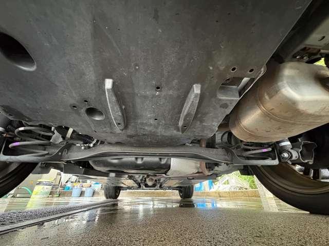 ヤリスクロス ハイブリッドＺ　禁煙車！衝突被害軽減ブレーキ！アダプティブクルコン！純正ナビ！Ｂカメラ！ＢＴ！フルセグＴＶ！パワーシート！ＥＴＣ！シート＆ハンドルヒーター！スマートキー＆プッシュスタート！ＡＣ電源！ツートーンカラー！（26枚目）