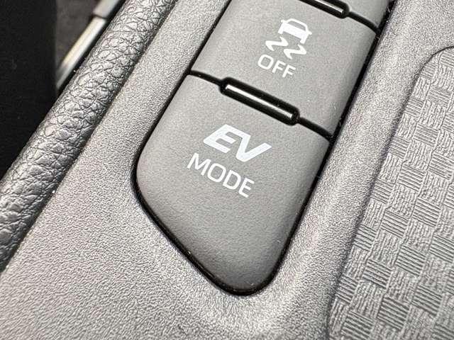 ヤリスクロス ハイブリッドＺ　禁煙車！衝突被害軽減ブレーキ！アダプティブクルコン！純正ナビ！Ｂカメラ！ＢＴ！フルセグＴＶ！パワーシート！ＥＴＣ！シート＆ハンドルヒーター！スマートキー＆プッシュスタート！ＡＣ電源！ツートーンカラー！（43枚目）