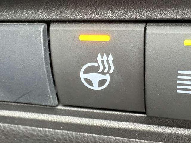 ヤリスクロス ハイブリッドＺ　禁煙車！衝突被害軽減ブレーキ！アダプティブクルコン！純正ナビ！Ｂカメラ！ＢＴ！フルセグＴＶ！パワーシート！ＥＴＣ！シート＆ハンドルヒーター！スマートキー＆プッシュスタート！ＡＣ電源！ツートーンカラー！（46枚目）