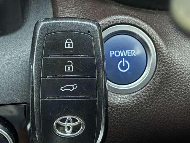 ヤリスクロス ハイブリッドＺ　禁煙車！衝突被害軽減ブレーキ！アダプティブクルコン！純正ナビ！Ｂカメラ！ＢＴ！フルセグＴＶ！パワーシート！ＥＴＣ！シート＆ハンドルヒーター！スマートキー＆プッシュスタート！ＡＣ電源！ツートーンカラー！（55枚目）