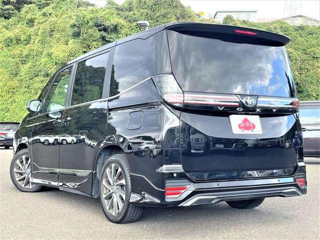 ヴォクシー S-Z 禁煙車!衝突被害軽減!Aクルコン!後席モニター!両側パワースライドドア!全方位カメラ!純正ナビ!BT!フルセグTV!ETC2.0!シートヒーター!スマートキー&プッシュスタート!モデリスタフルエアロ!(6枚目)