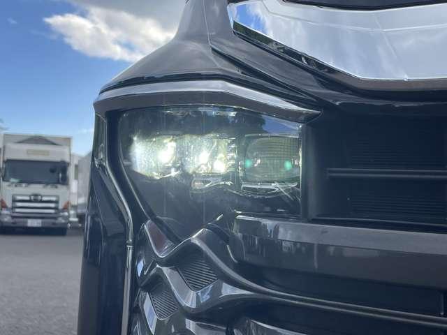 ヴォクシー S-Z 禁煙車!衝突被害軽減!Aクルコン!後席モニター!両側パワースライドドア!全方位カメラ!純正ナビ!BT!フルセグTV!ETC2.0!シートヒーター!スマートキー&プッシュスタート!モデリスタフルエアロ!(14枚目)