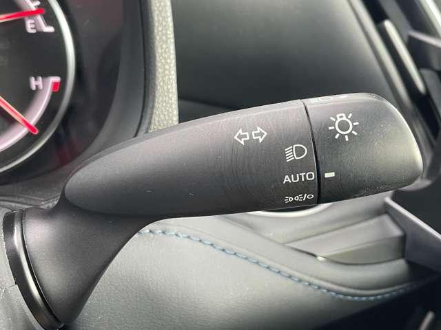 ヴォクシー S-Z 禁煙車!衝突被害軽減!Aクルコン!後席モニター!両側パワースライドドア!全方位カメラ!純正ナビ!BT!フルセグTV!ETC2.0!シートヒーター!スマートキー&プッシュスタート!モデリスタフルエアロ!(17枚目)