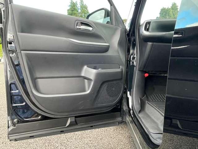 ヴォクシー S-Z 禁煙車!衝突被害軽減!Aクルコン!後席モニター!両側パワースライドドア!全方位カメラ!純正ナビ!BT!フルセグTV!ETC2.0!シートヒーター!スマートキー&プッシュスタート!モデリスタフルエアロ!(24枚目)