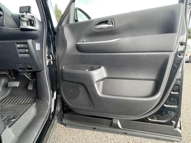 ヴォクシー S-Z 禁煙車!衝突被害軽減!Aクルコン!後席モニター!両側パワースライドドア!全方位カメラ!純正ナビ!BT!フルセグTV!ETC2.0!シートヒーター!スマートキー&プッシュスタート!モデリスタフルエアロ!(25枚目)