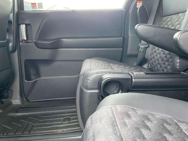 ヴォクシー S-Z 禁煙車!衝突被害軽減!Aクルコン!後席モニター!両側パワースライドドア!全方位カメラ!純正ナビ!BT!フルセグTV!ETC2.0!シートヒーター!スマートキー&プッシュスタート!モデリスタフルエアロ!(27枚目)