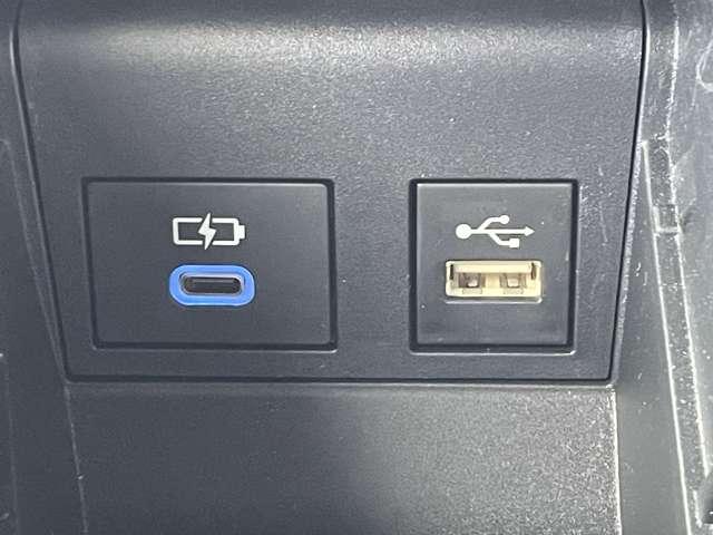 ヴォクシー S-Z 禁煙車!衝突被害軽減!Aクルコン!後席モニター!両側パワースライドドア!全方位カメラ!純正ナビ!BT!フルセグTV!ETC2.0!シートヒーター!スマートキー&プッシュスタート!モデリスタフルエアロ!(39枚目)